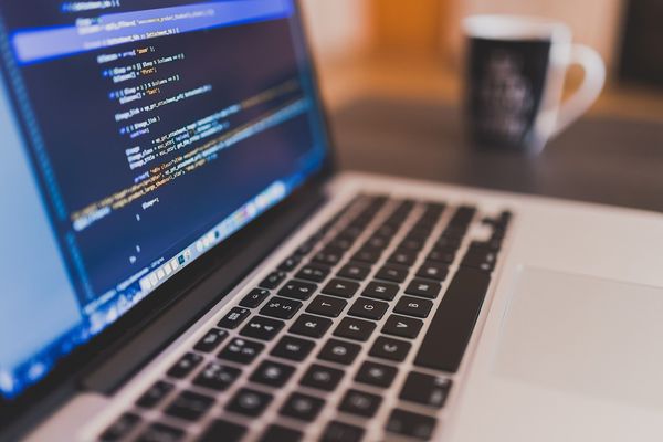 Jak wybrać odpowiednie software house dla swojego projektu?